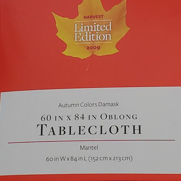 Better Homes Oval Tablecloth Red Damask 60x84 Christmas Holiday Winter New - Picture 2 of 10